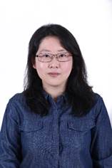 人穿着蓝色的衣服
描述已自动生成